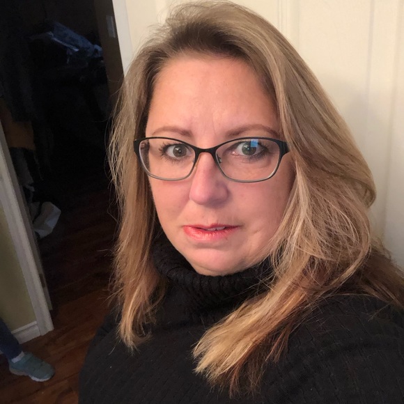 Meet your Posher, Linda - Picture 1 of 1